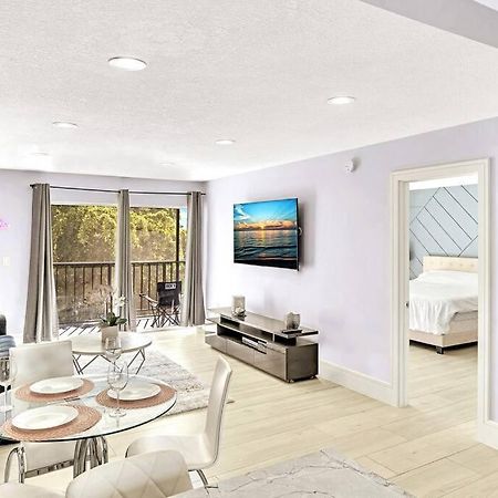 One Bedroom Steps Away From The Beach! Sunny Isles Beach Exterior photo
