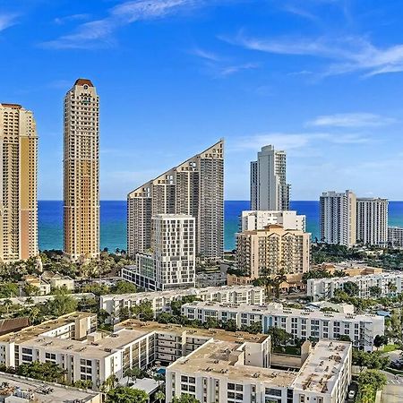 One Bedroom Steps Away From The Beach! Sunny Isles Beach Exterior photo